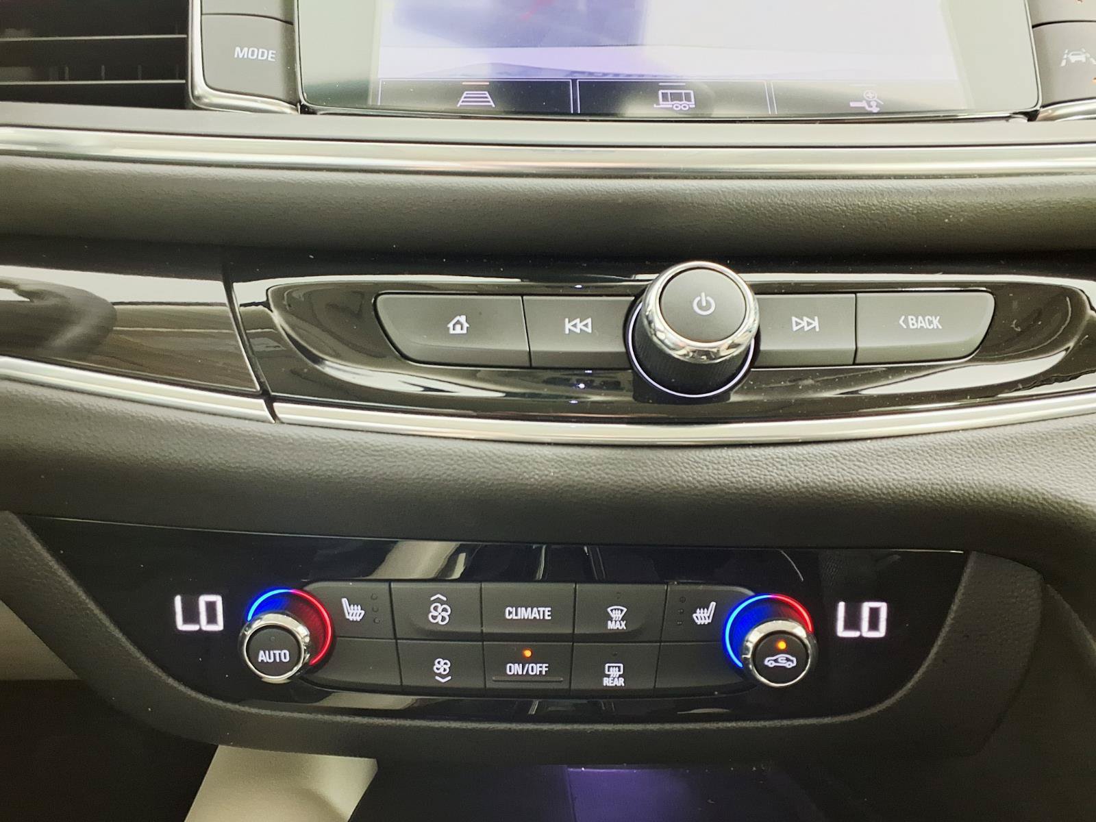 Used 2023 Buick Enclave Essence w/ Experience Buick Package FWD image 20