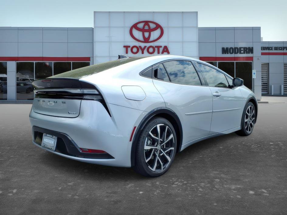 Used 2026 Toyota Prius Plug-In Hybrid FWD image 6