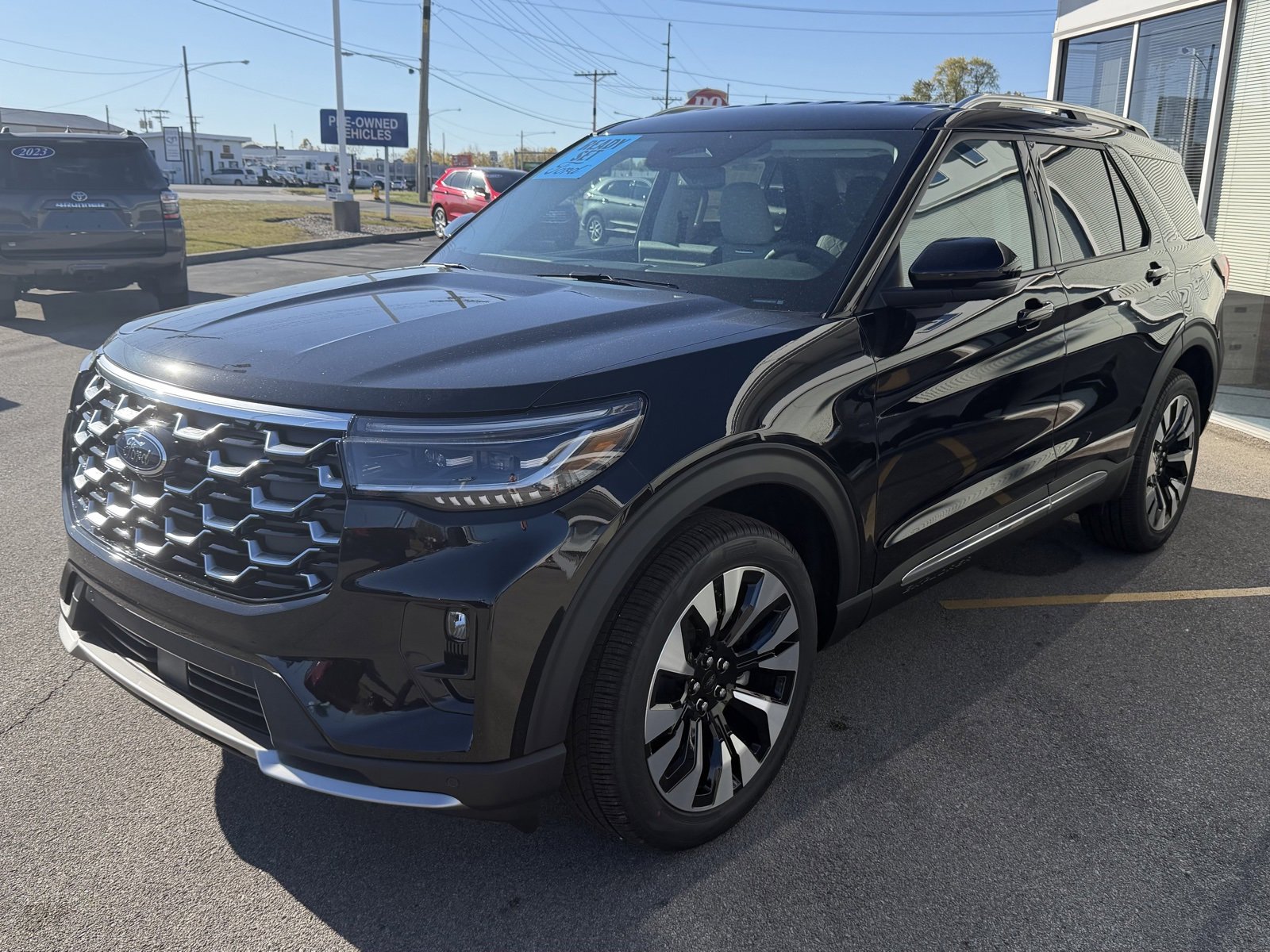 New 2026 Ford Explorer Platinum image 3