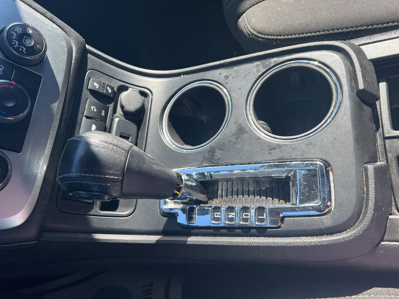 Used 2015 GMC Acadia SLE image 25