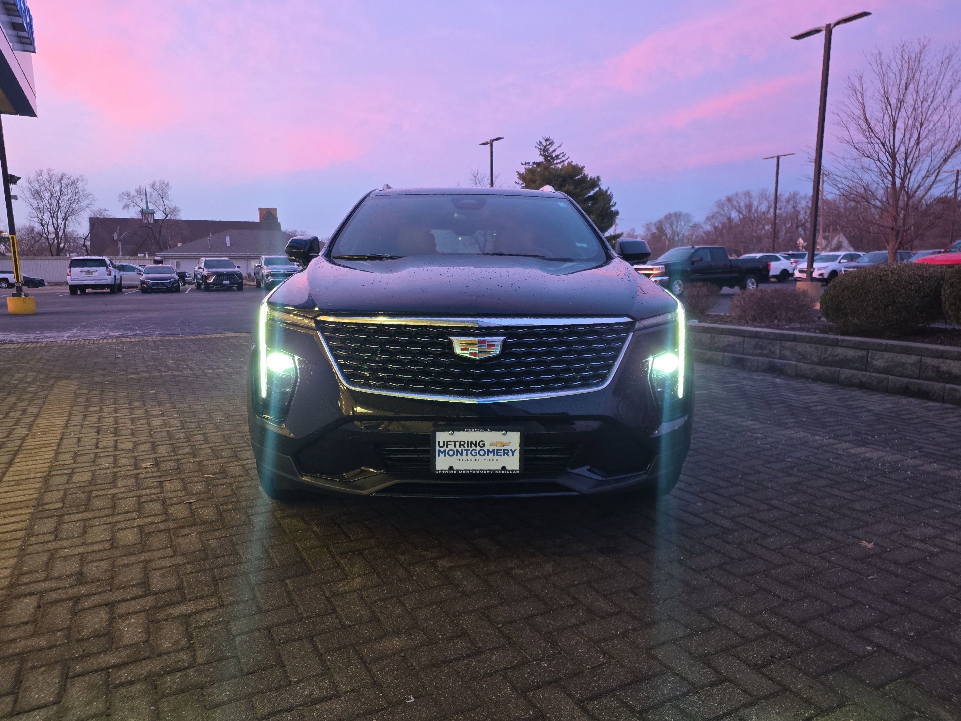 Used 2025 Cadillac XT4 Premium Luxury image 9
