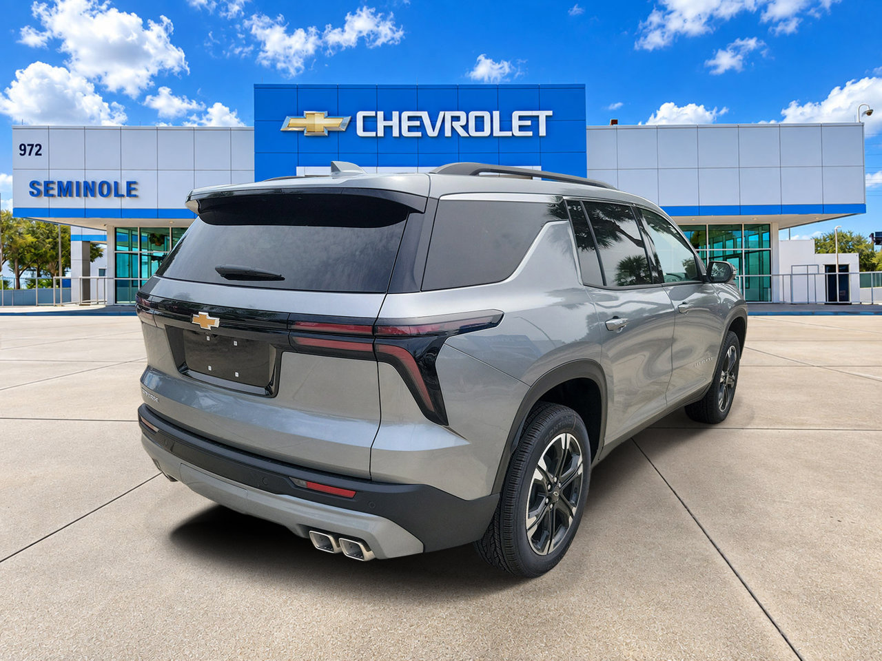 New 2027 Chevrolet Traverse LT w/ Sun and Wheel Package FWD image 3