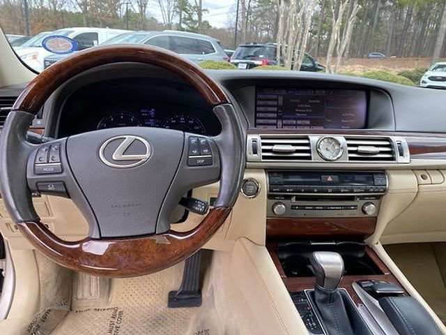Used 2014 Lexus LS 460 AWD image 30