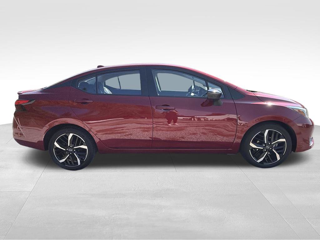 Used 2025 Nissan Versa SR FWD image 48