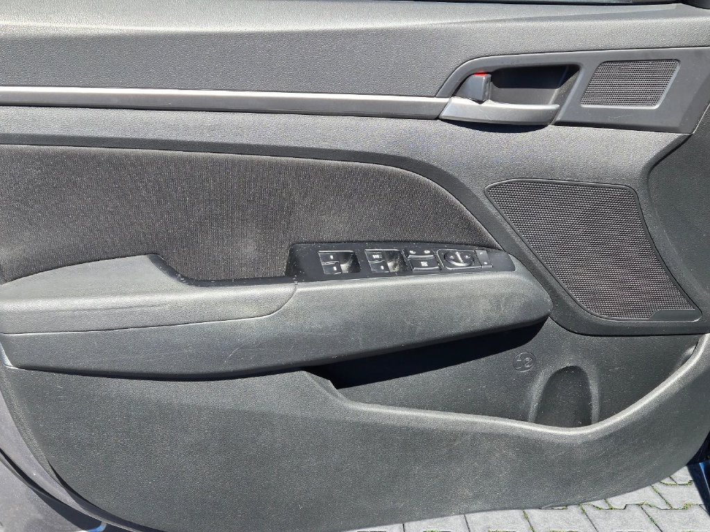 Used 2019 Hyundai Elantra SEL w/ Cargo Package FWD image 11