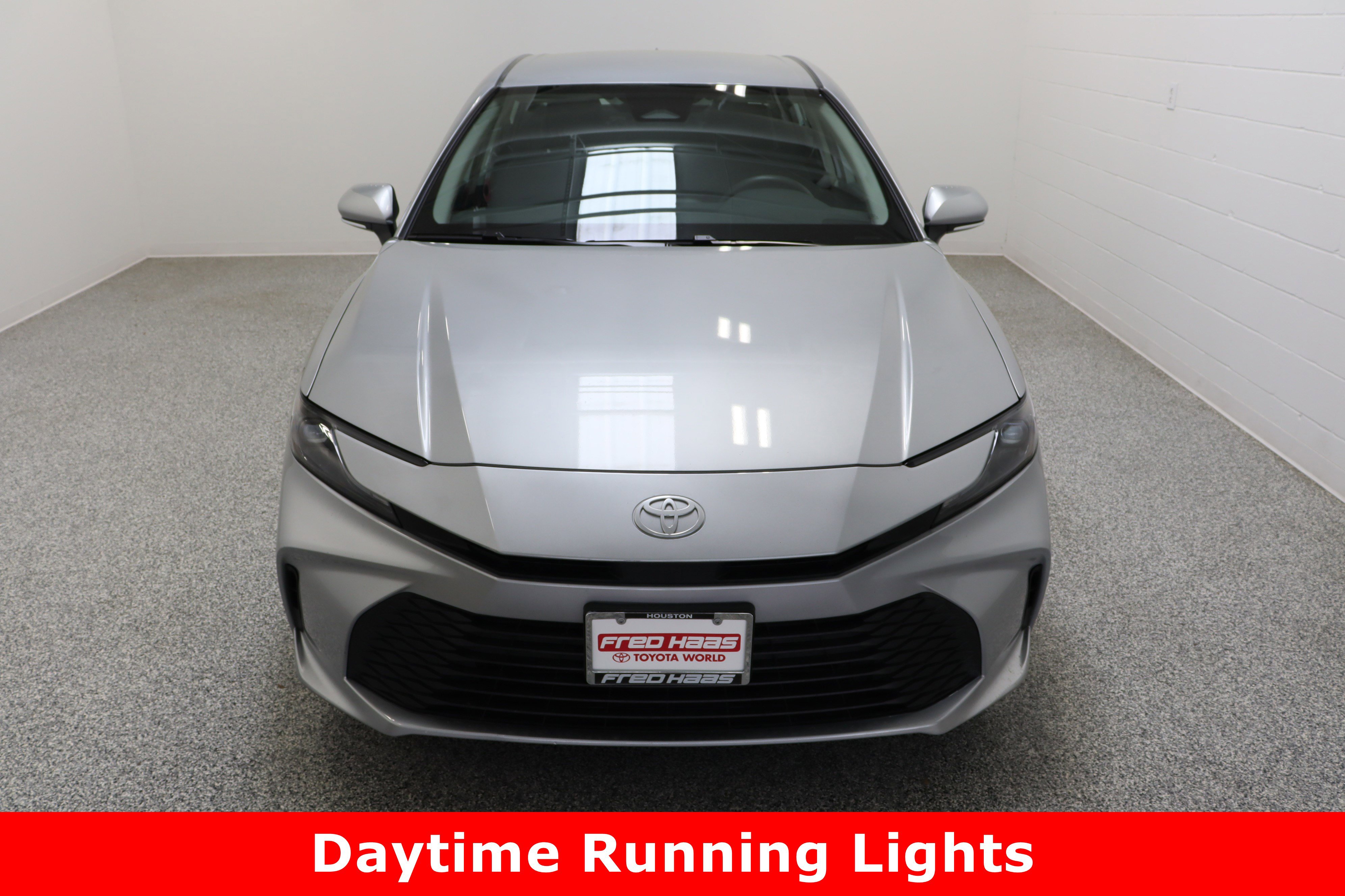 Used 2025 Toyota Camry LE FWD image 3