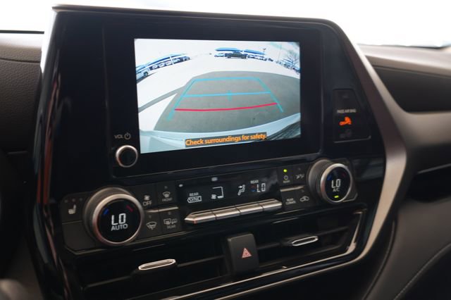Used 2023 Toyota Highlander XLE image 24