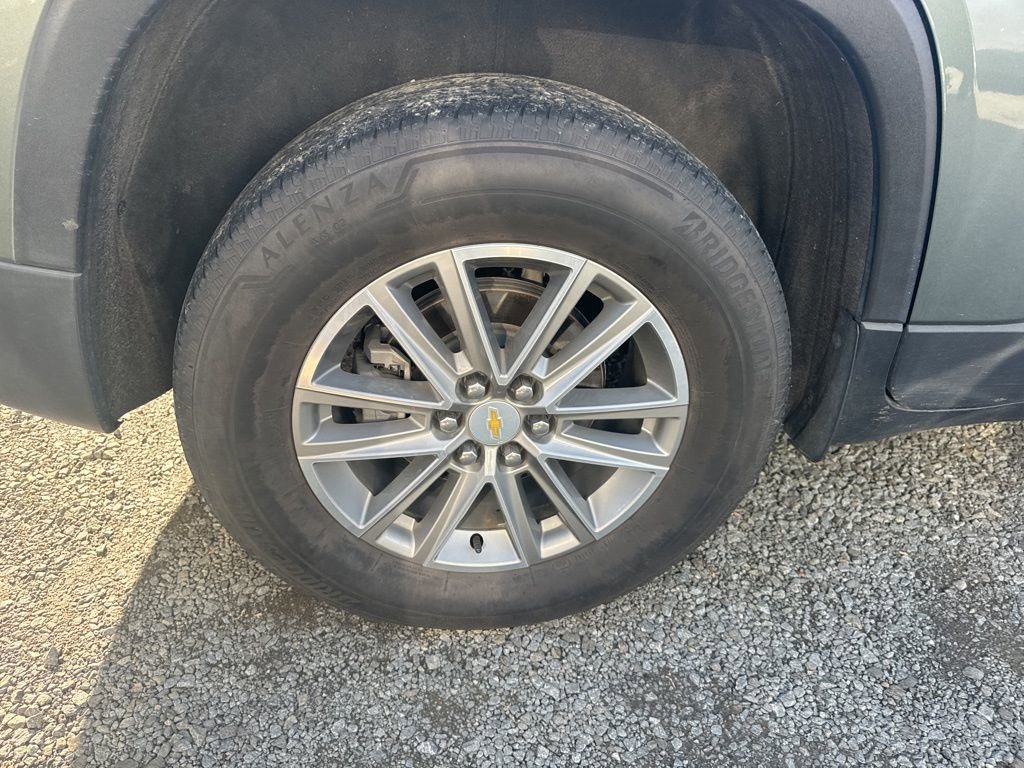 Used 2023 Chevrolet Traverse LT image 24