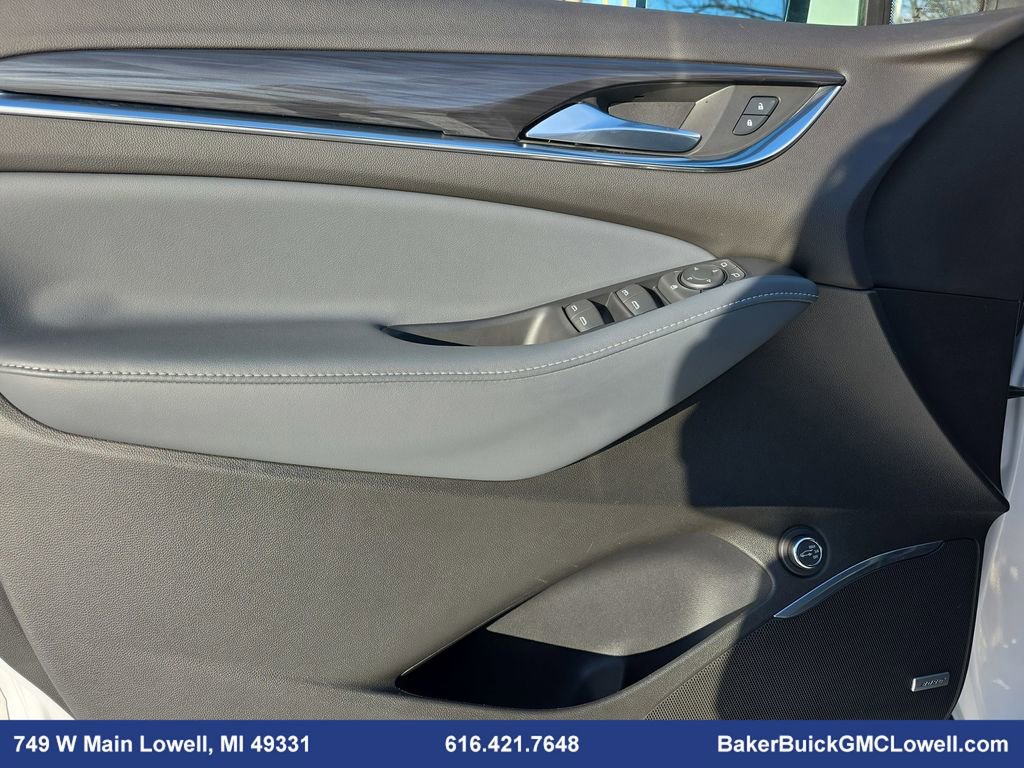 Used 2021 Buick Enclave Essence image 28