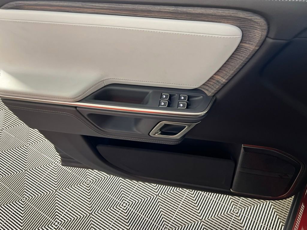 Used 2024 Rivian R1S Launch Edition image 28