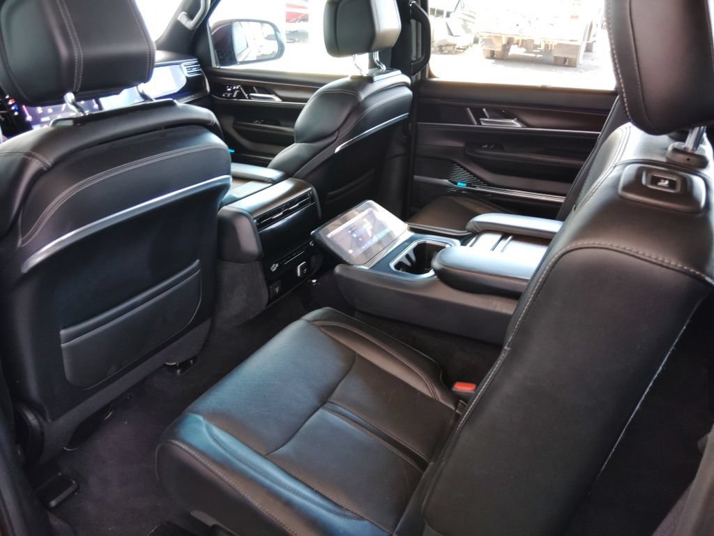 Used 2022 Jeep Grand Wagoneer Series I AWD/4WD image 21