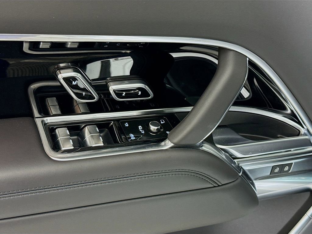 New 2026 Land Rover Range Rover Long Wheelbase SE image 22