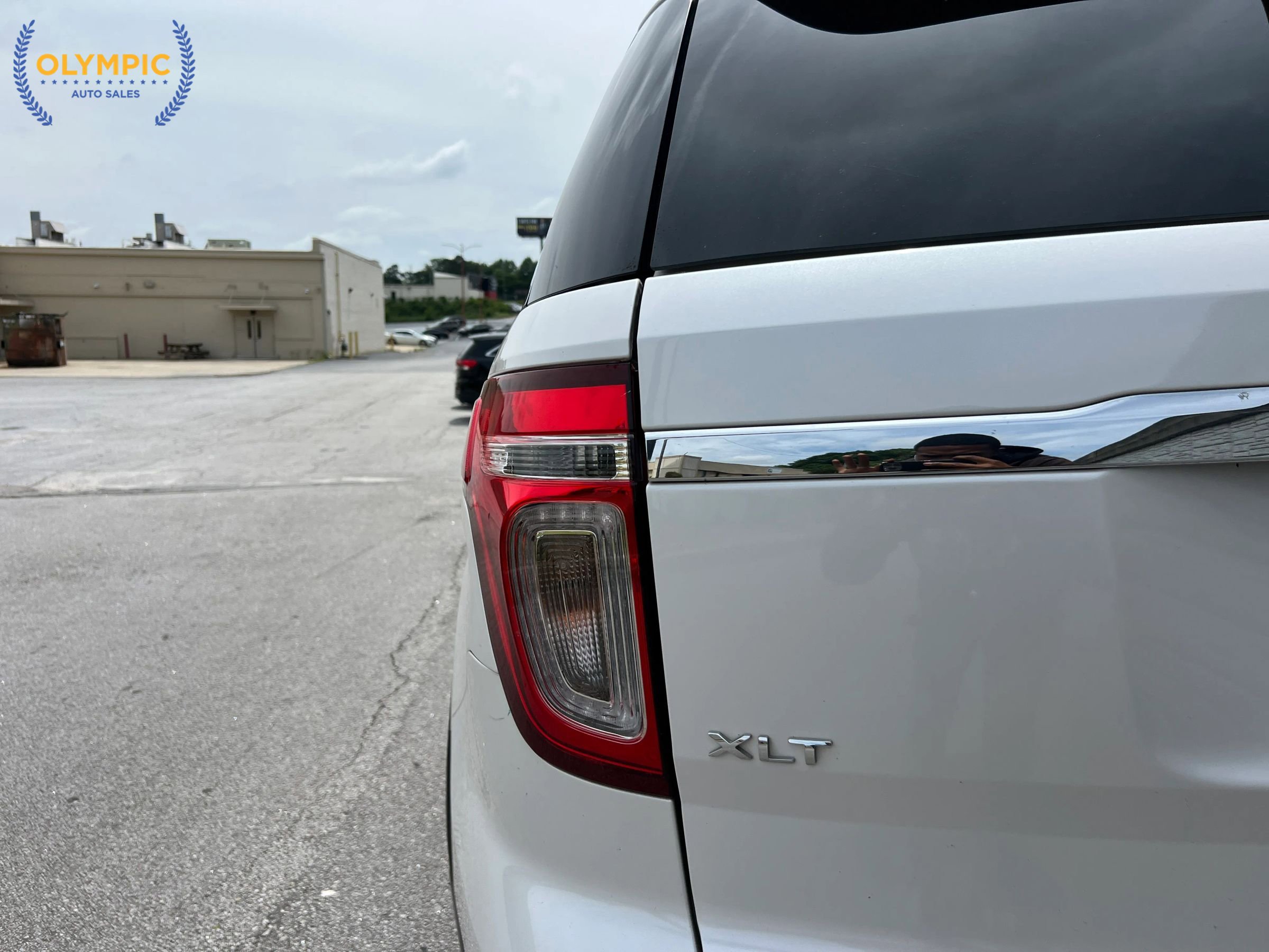 Used 2014 Ford Explorer XLT w/ Equipment Group 202A FWD image 16