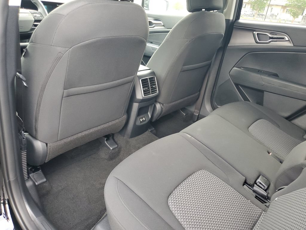 New 2026 Kia Sportage LX FWD image 21