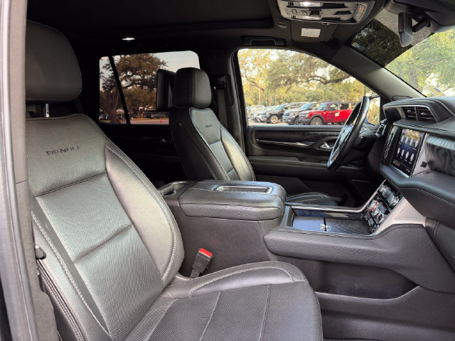 Used 2021 GMC Yukon Denali AWD/4WD image 16