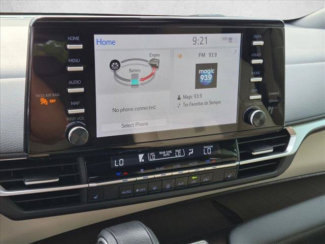 Certified 2024 Toyota Sienna XLE FWD image 12