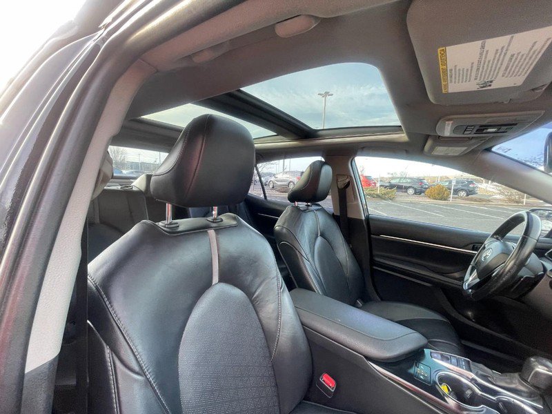 Used 2020 Toyota Camry XSE image 7