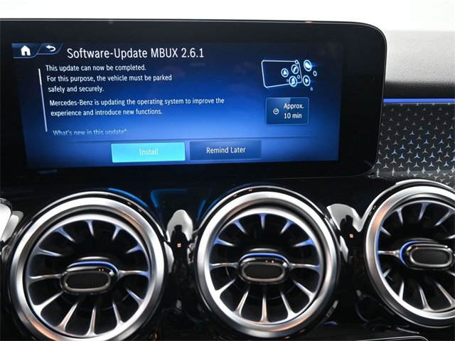 New 2024 Mercedes-Benz GLB 250 image 4