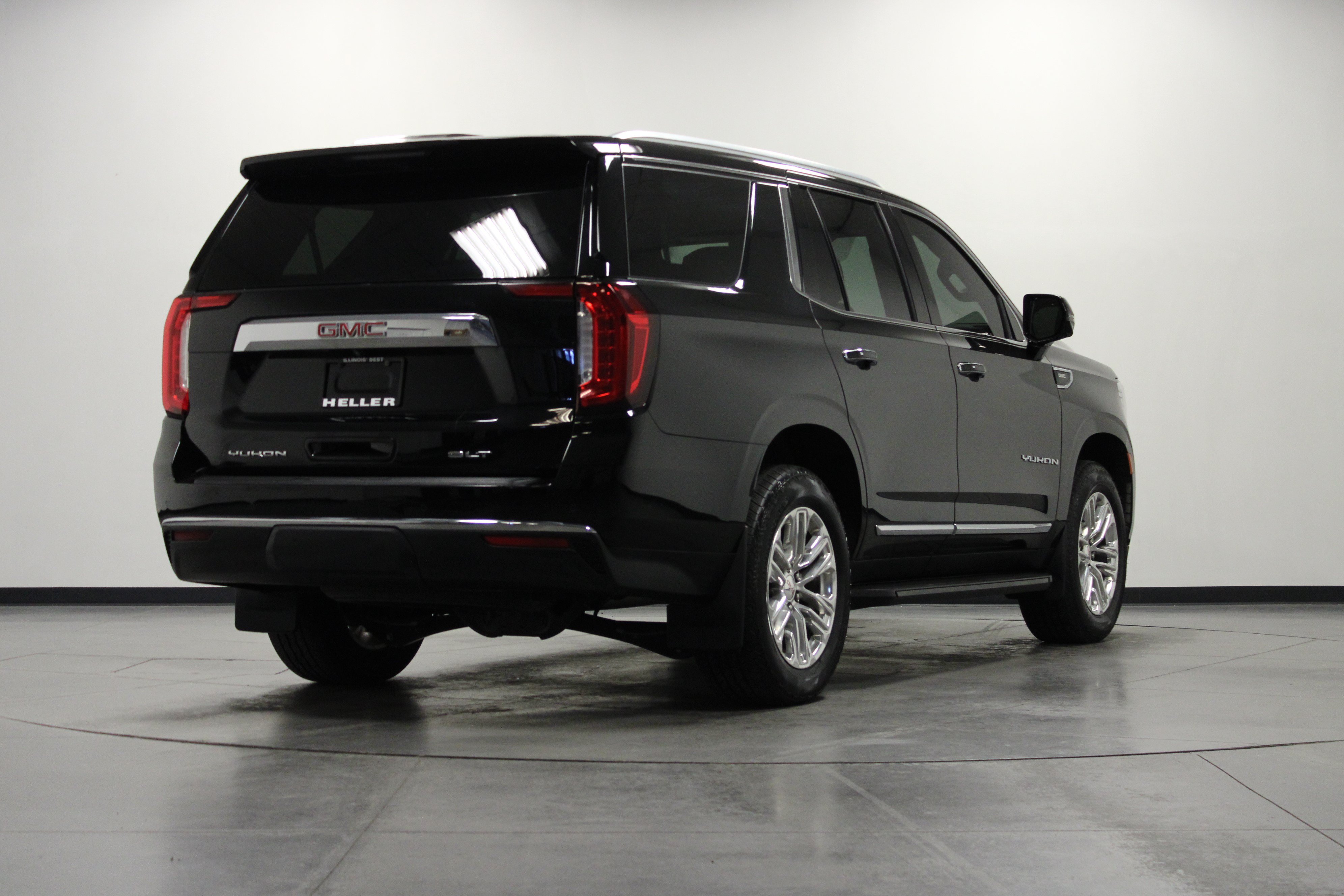 Used 2021 GMC Yukon SLT w/ SLT Luxury Plus Package AWD/4WD image 4