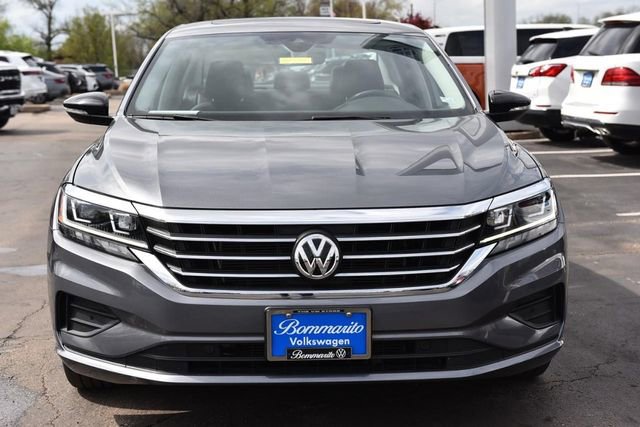 Certified 2022 Volkswagen Passat 2.0T image 4