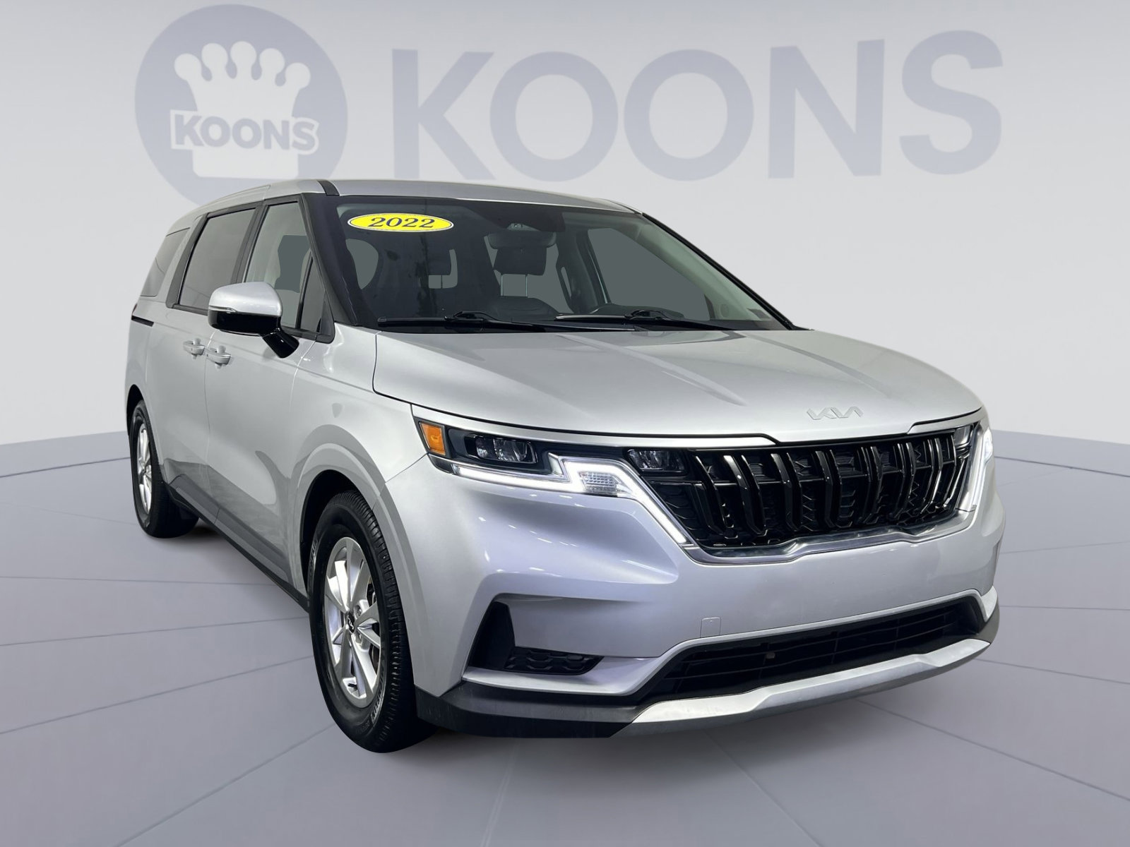 Used 2022 Kia Carnival LX FWD image 2