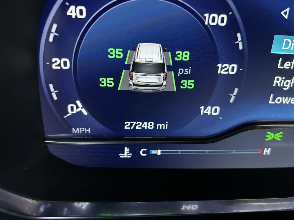 Used 2024 Chevrolet Tahoe Premier AWD/4WD image 17