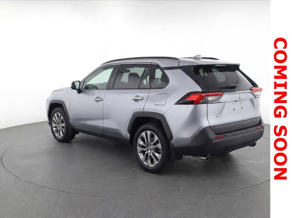 Used 2022 Toyota RAV4 XLE Premium image 4