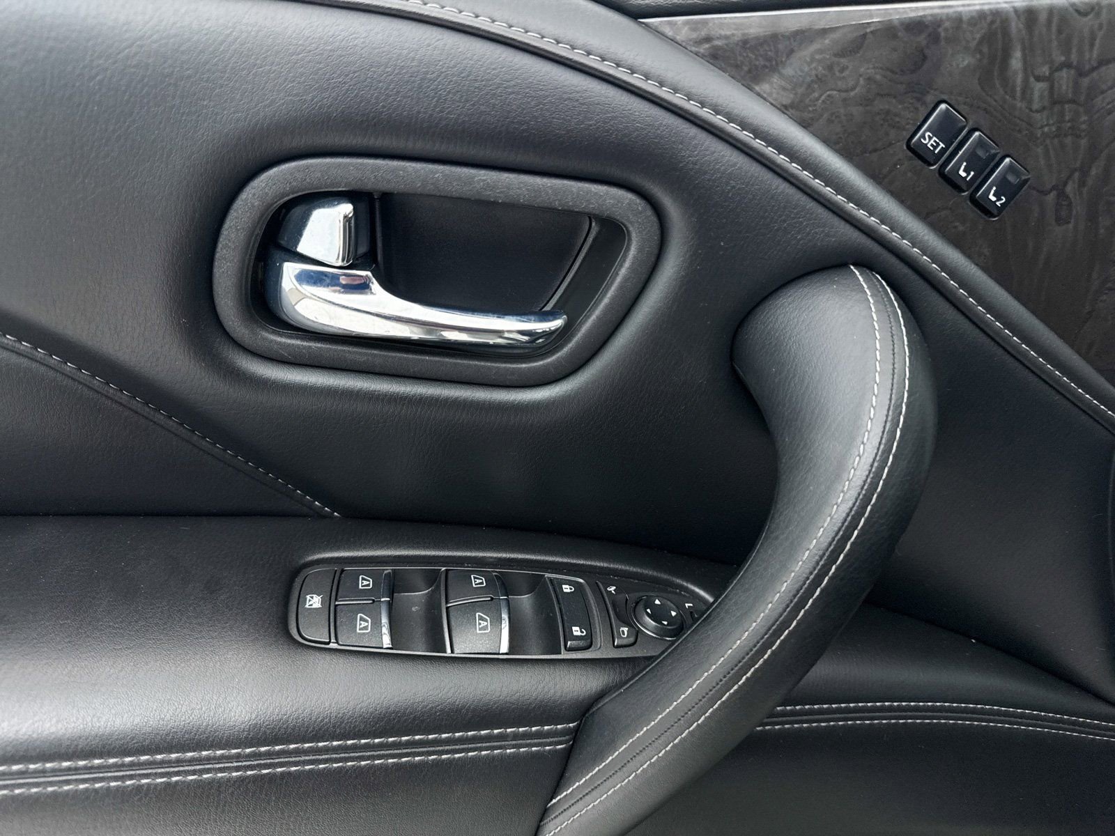 Used 2024 INFINITI QX80 Luxe image 29