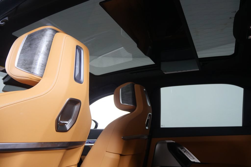 Used 2025 BMW 740i RWD image 16
