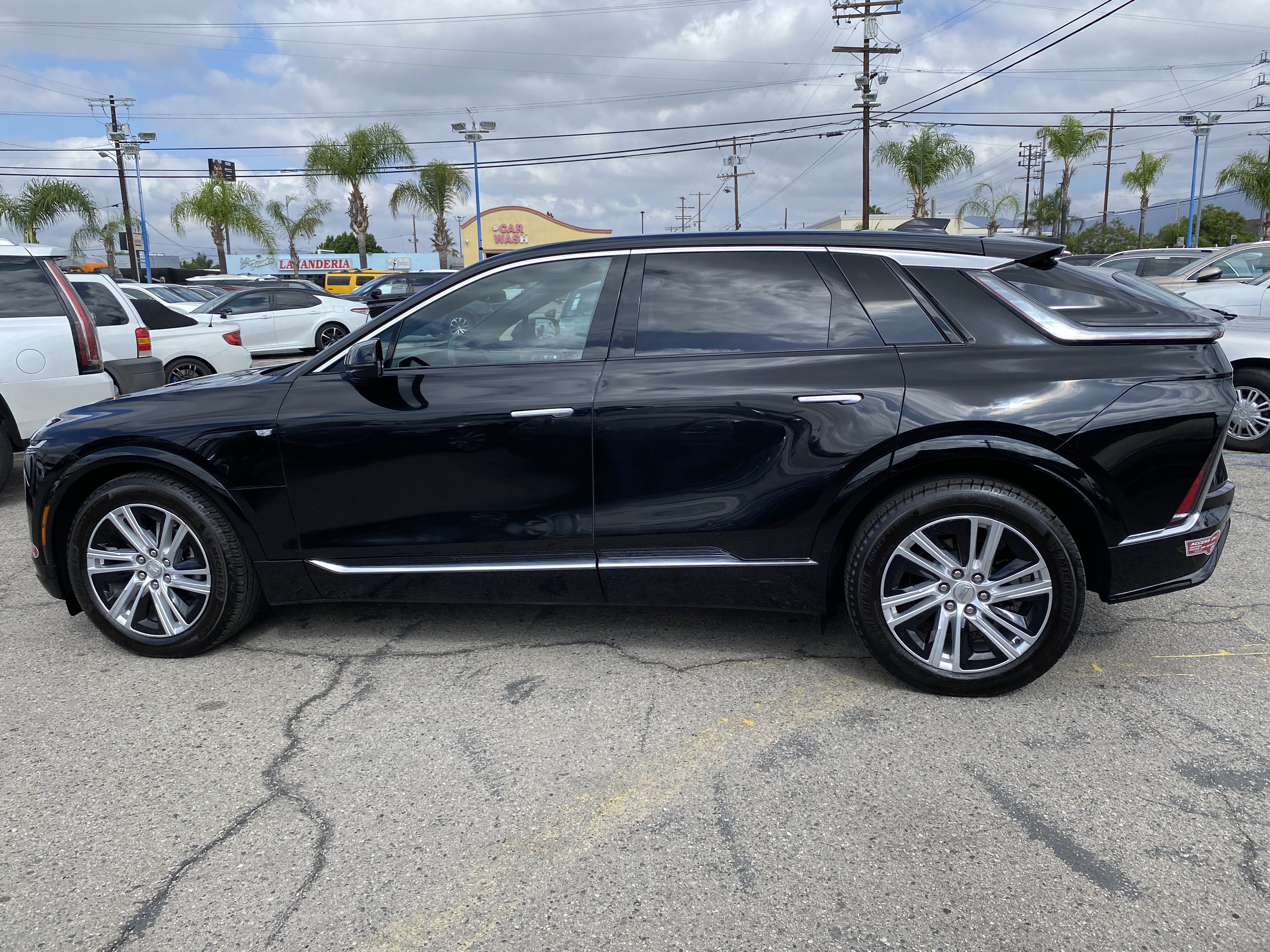 Used 2024 Cadillac Lyriq Tech RWD image 12