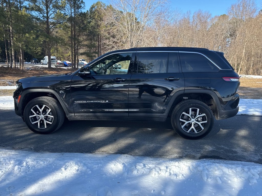 Used 2025 Jeep Grand Cherokee Limited image 8