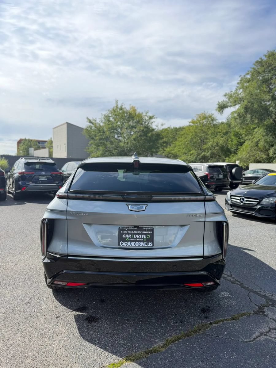 Used 2024 Cadillac Lyriq Luxury AWD/4WD image 4