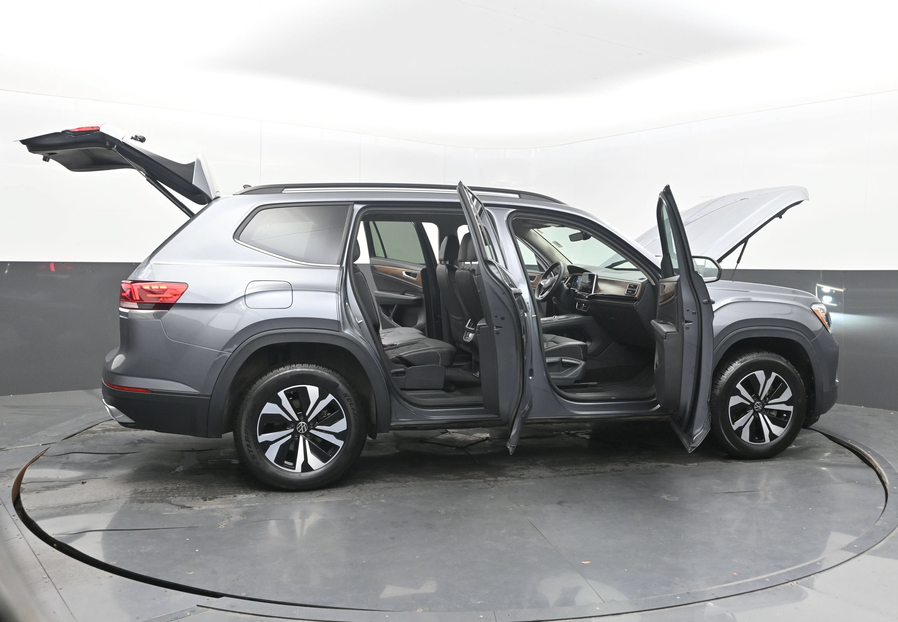Used 2024 Volkswagen Atlas SE FWD image 61