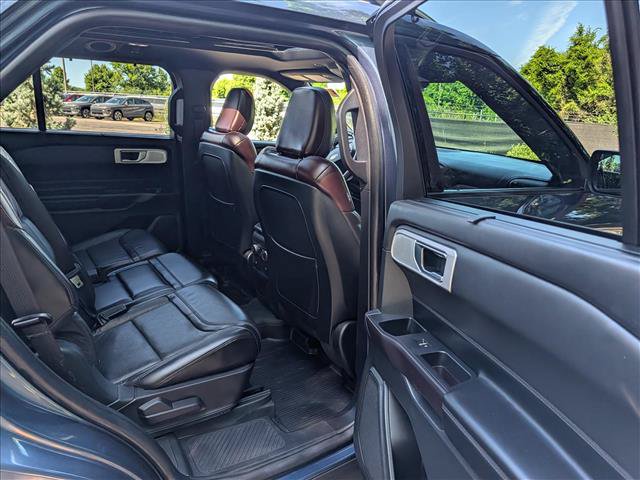 Used 2020 Ford Explorer Platinum w/ Premium Technology Package AWD/4WD image 16