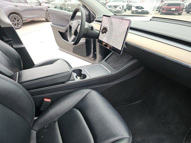 Used 2021 Tesla Model Y Long Range image 11