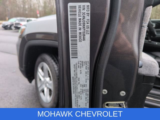 Used 2023 Jeep Compass Latitude AWD/4WD image 32