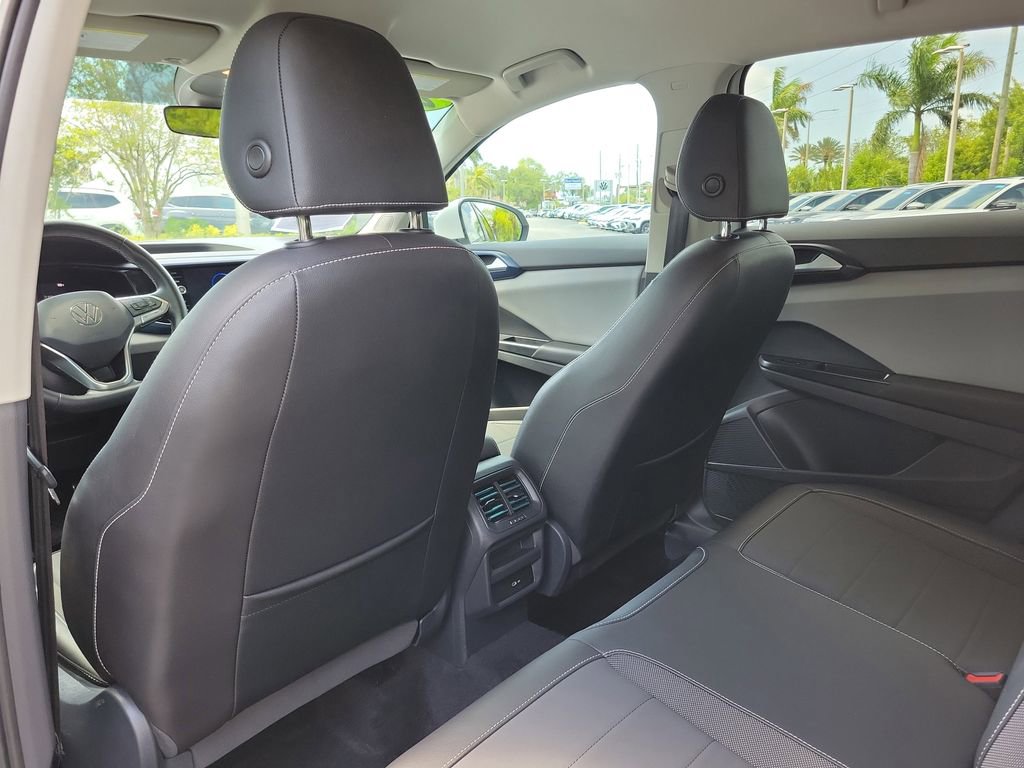 Used 2023 Volkswagen Taos SE FWD image 10