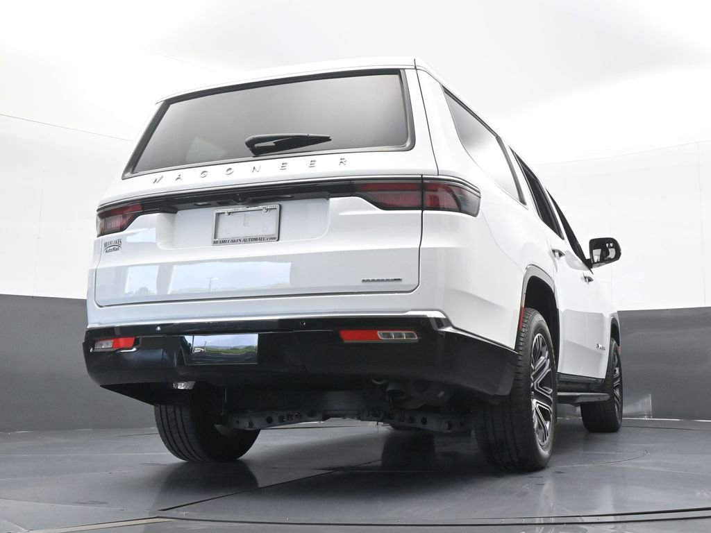 Used 2024 Jeep Wagoneer Series II image 65