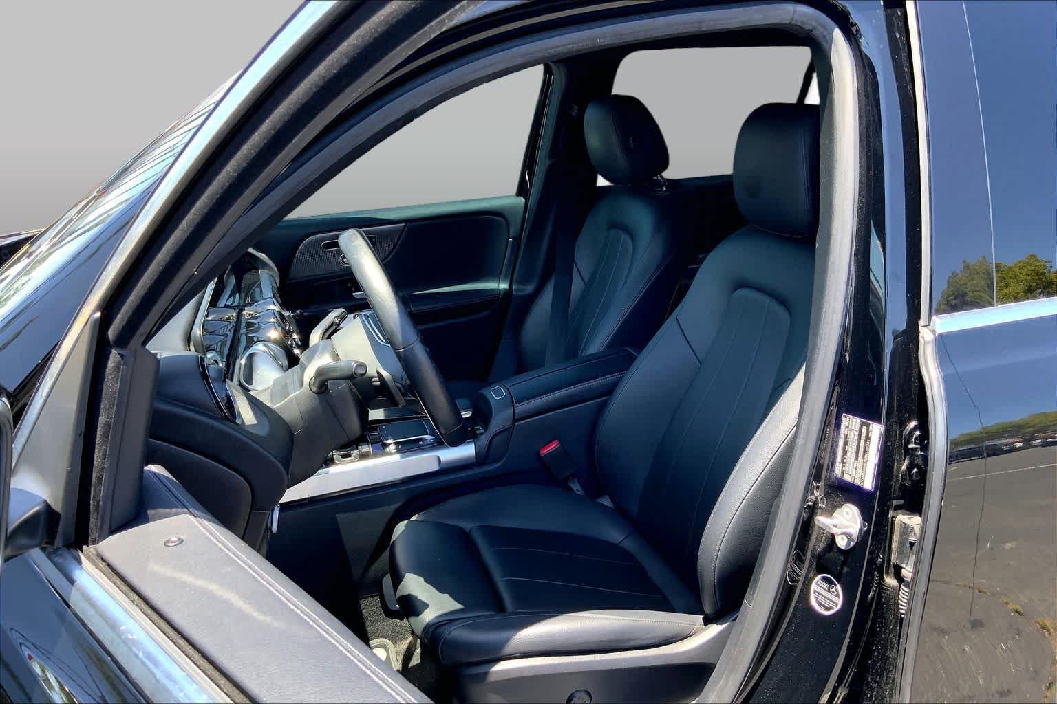 Used 2021 Mercedes-Benz GLB 250 4MATIC image 7