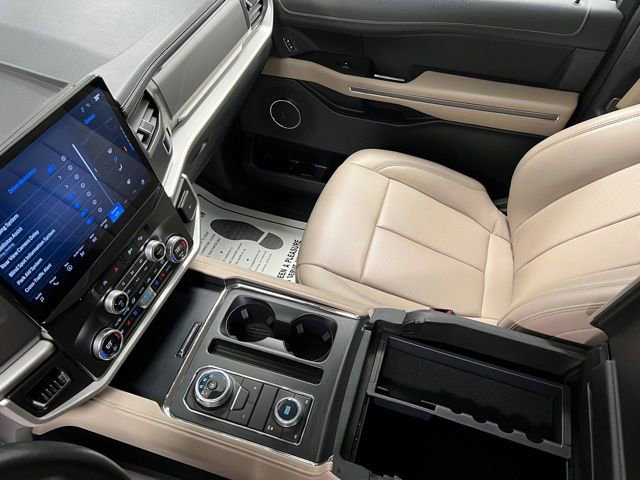 Used 2024 Ford Expedition Max XLT image 39