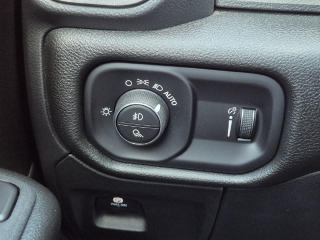Certified 2026 RAM 1500 Express AWD/4WD image 13