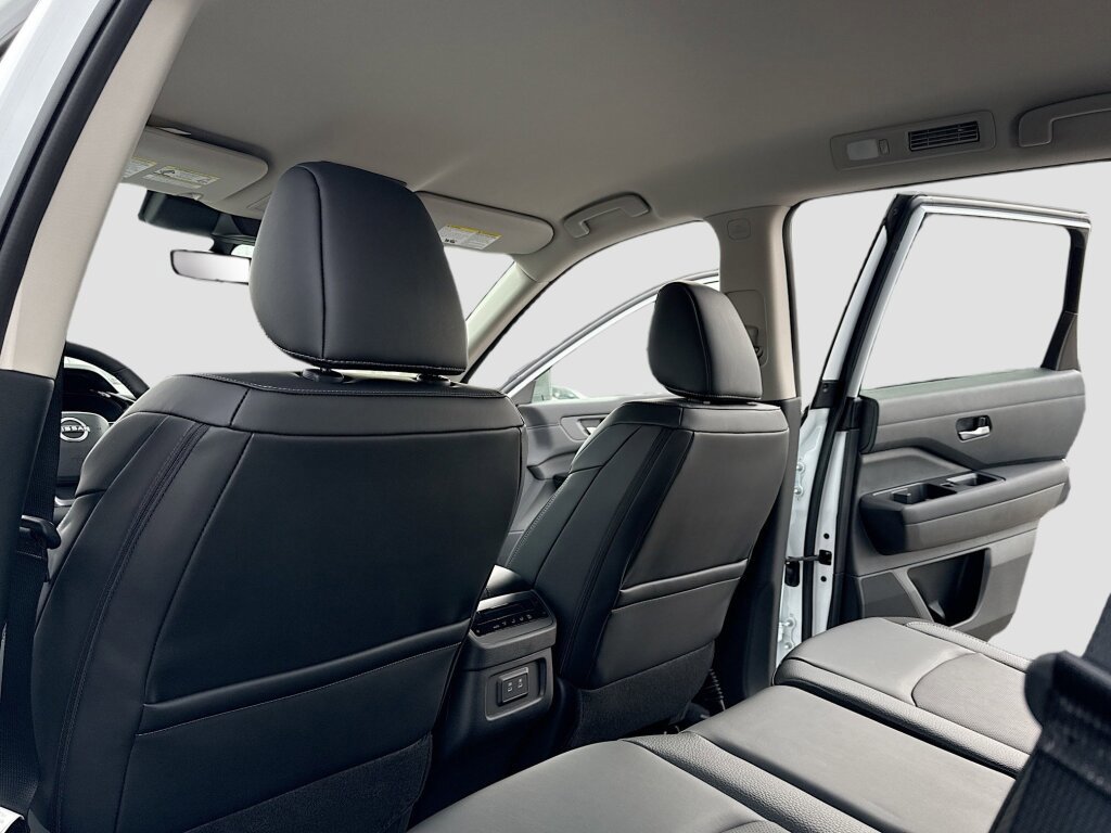 New 2026 Nissan Pathfinder SL AWD/4WD image 6