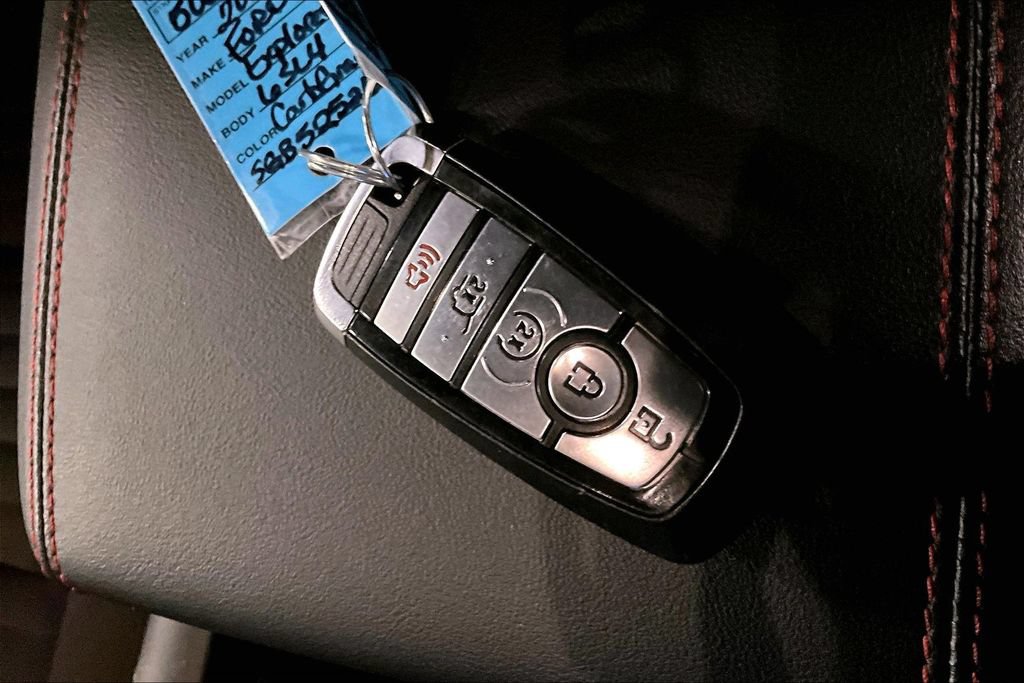 Used 2025 Ford Explorer ST-Line AWD/4WD image 30