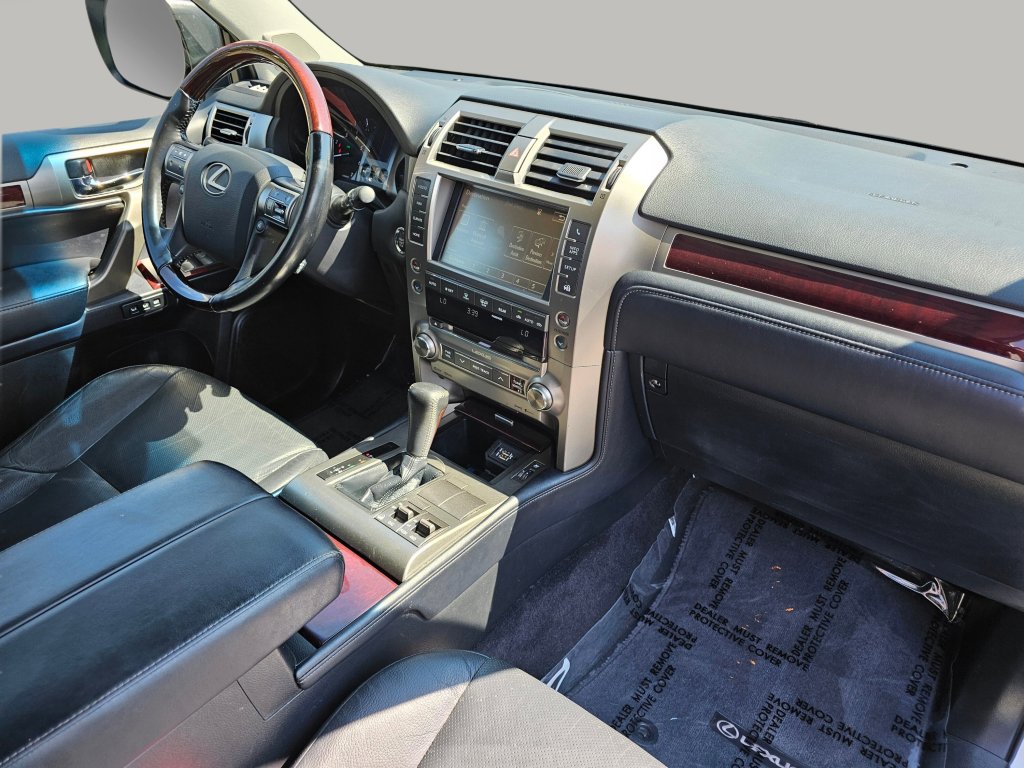 Used 2018 Lexus GX 460 Premium w/ Premium Package image 29