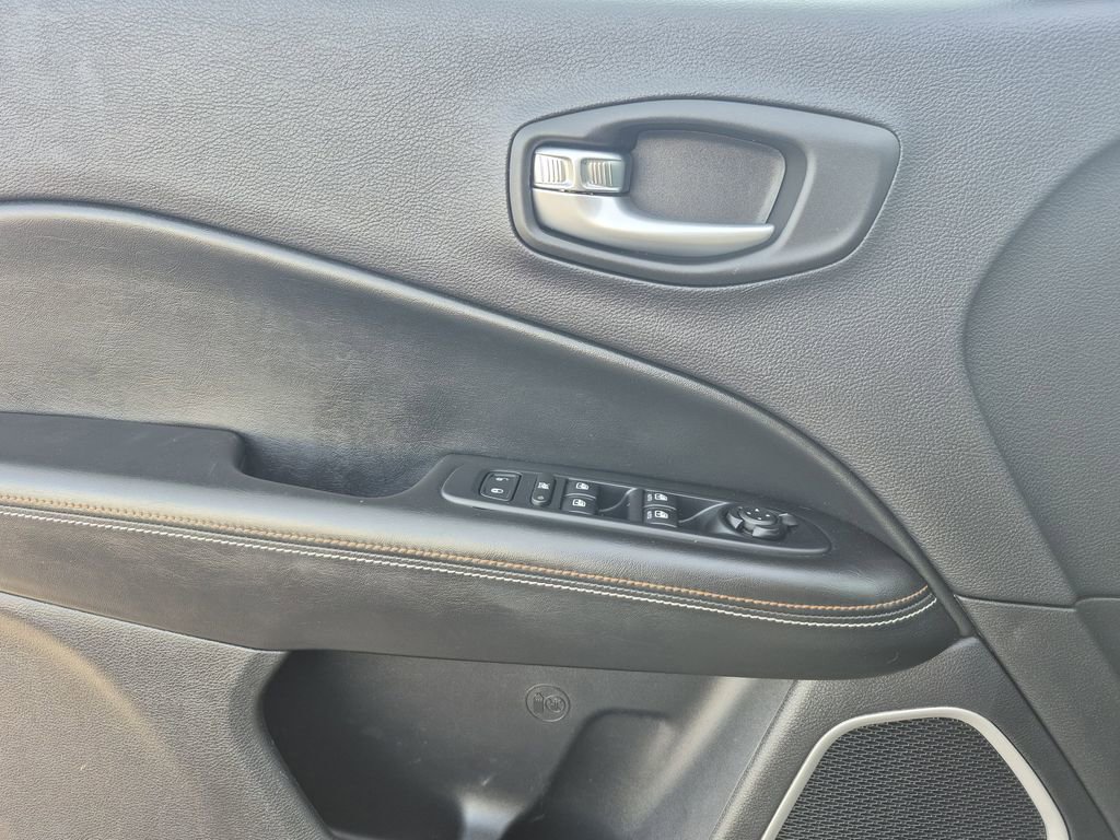 Used 2019 Jeep Compass Latitude w/ Popular Equipment Group image 7