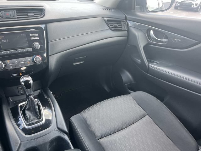 Used 2017 Nissan Rogue S FWD image 13