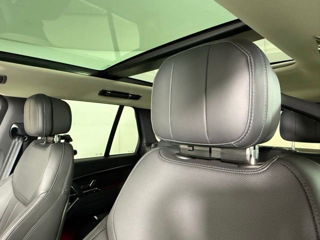New 2025 Land Rover Range Rover SE image 12