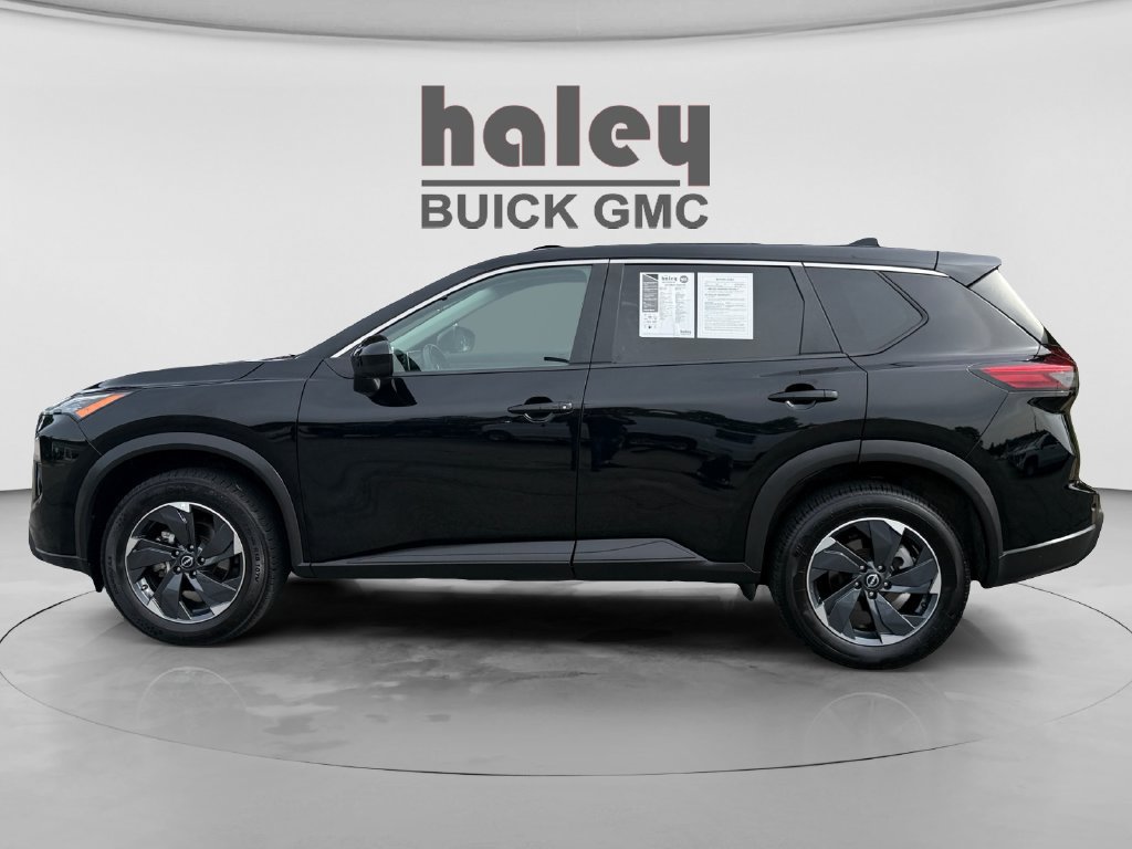 Used 2024 Nissan Rogue SV AWD/4WD image 2