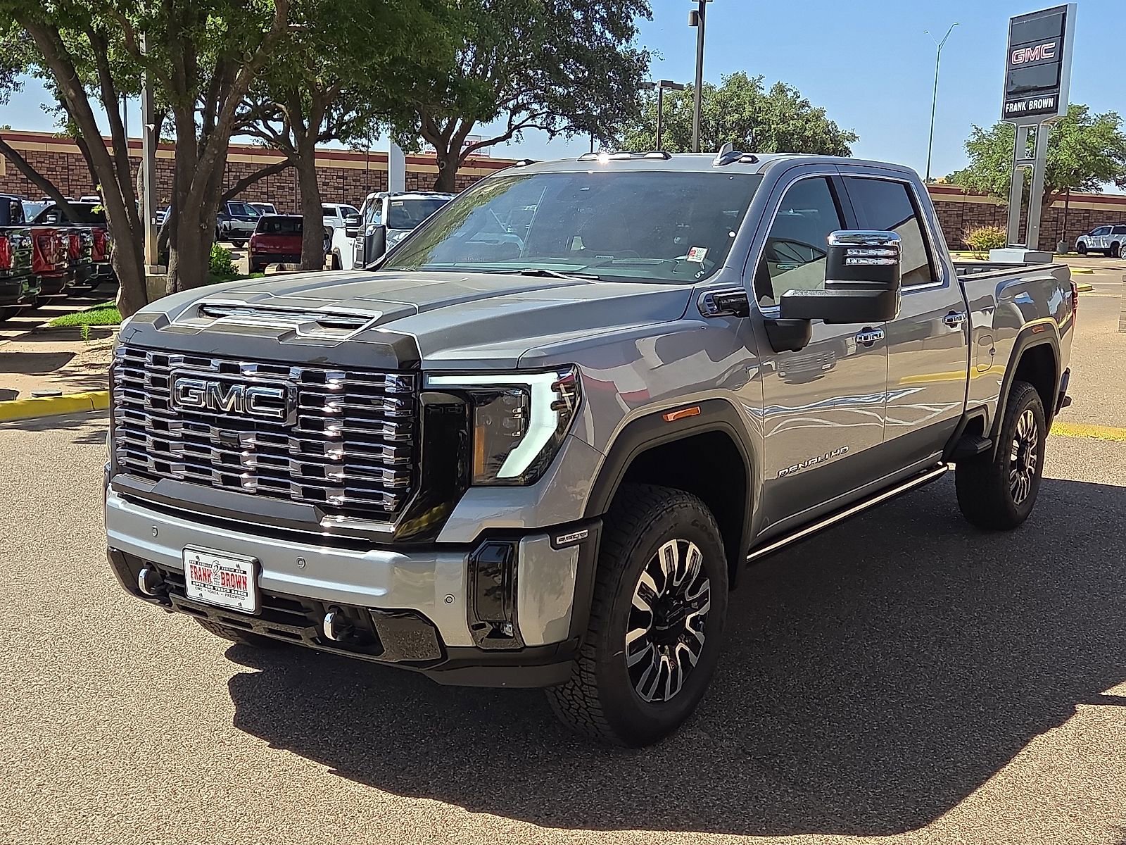 New 2026 GMC Sierra 2500 Denali Ultimate w/ LPO, Black Badging Package AWD/4WD image 1