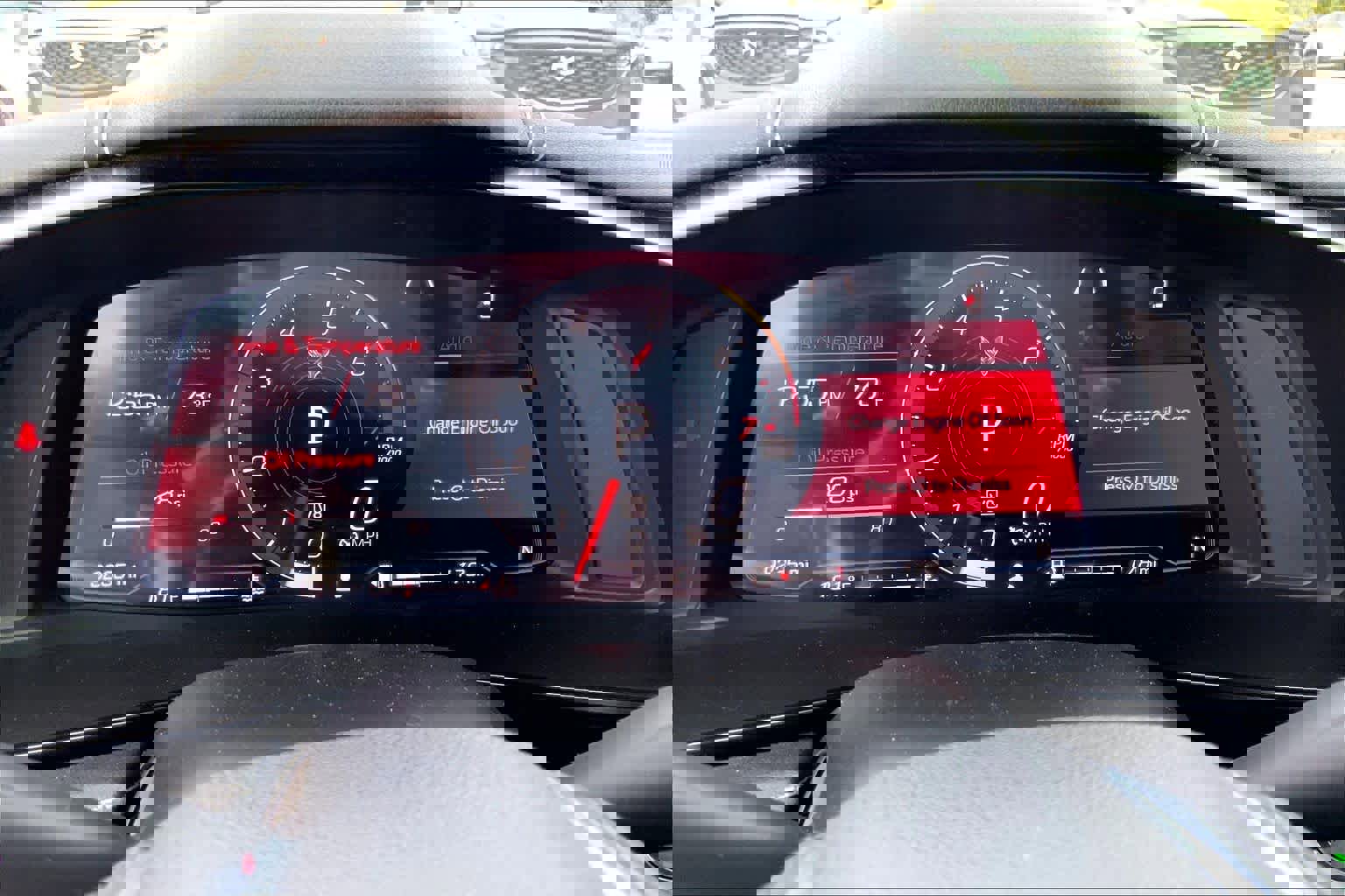 Used 2024 Chevrolet Corvette Stingray Coupe w/ 1LT RWD image 21